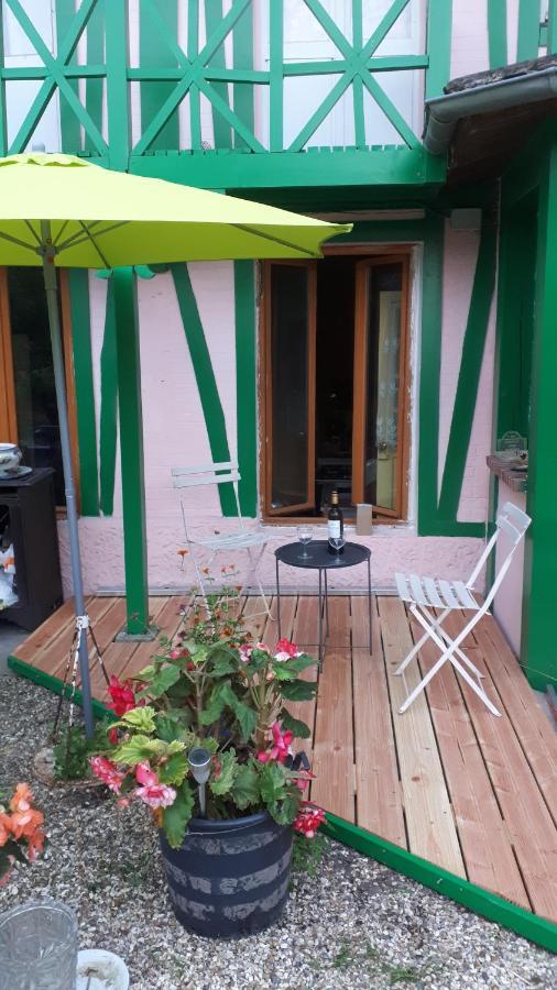 Le Jardin Des Merveilles Saint-Pierre-d'Autils Exteriér fotografie
